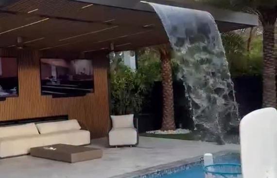 Pergola con cascada